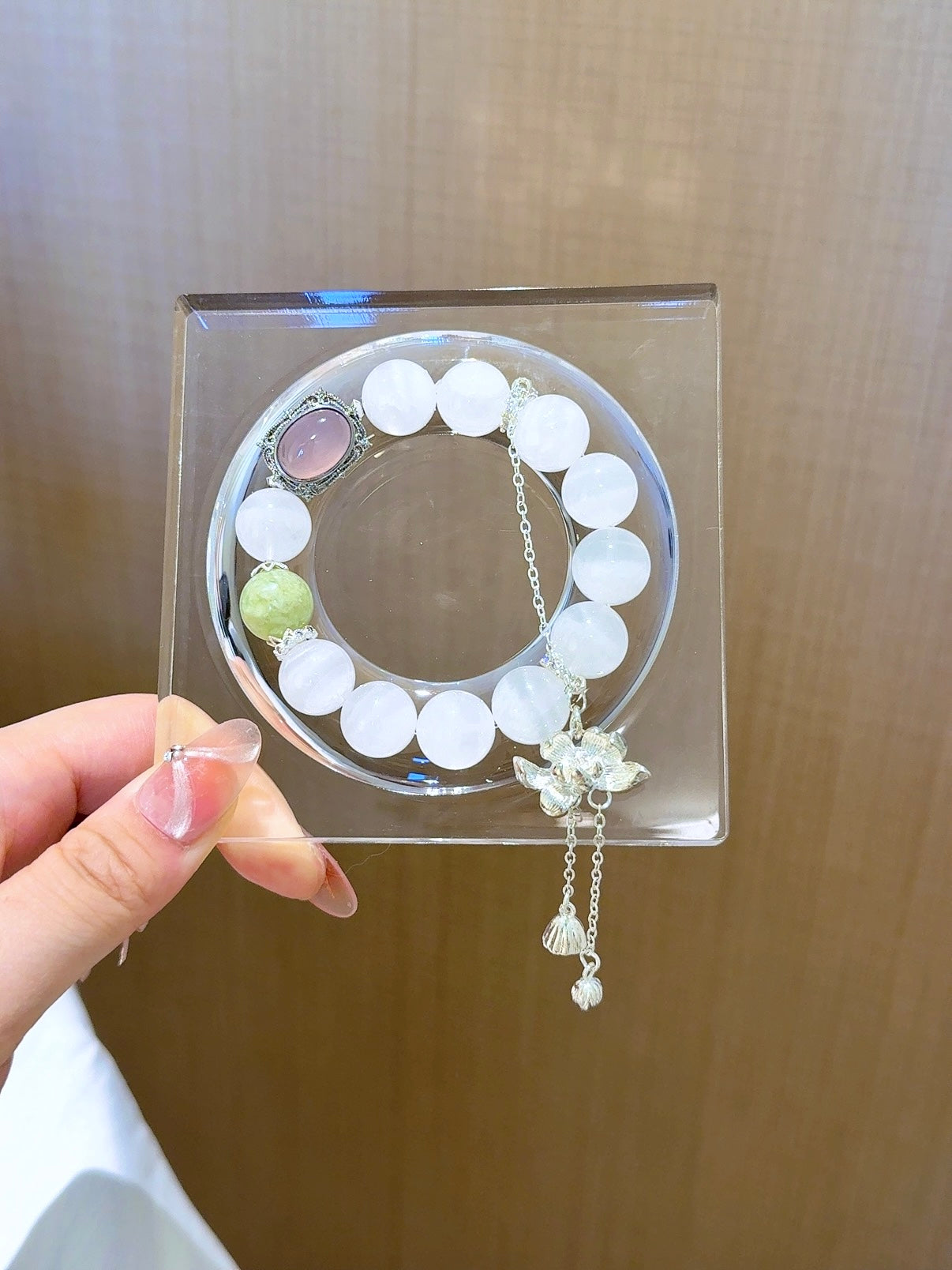 ▫️▪️ White ghost Xiuyu powder crystal magic box bracelet